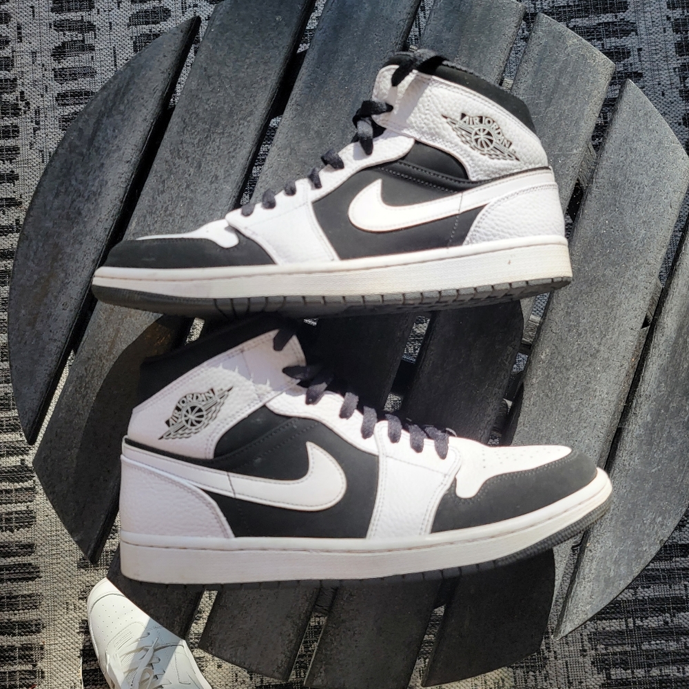 Jordan 1 mid se tuxedo